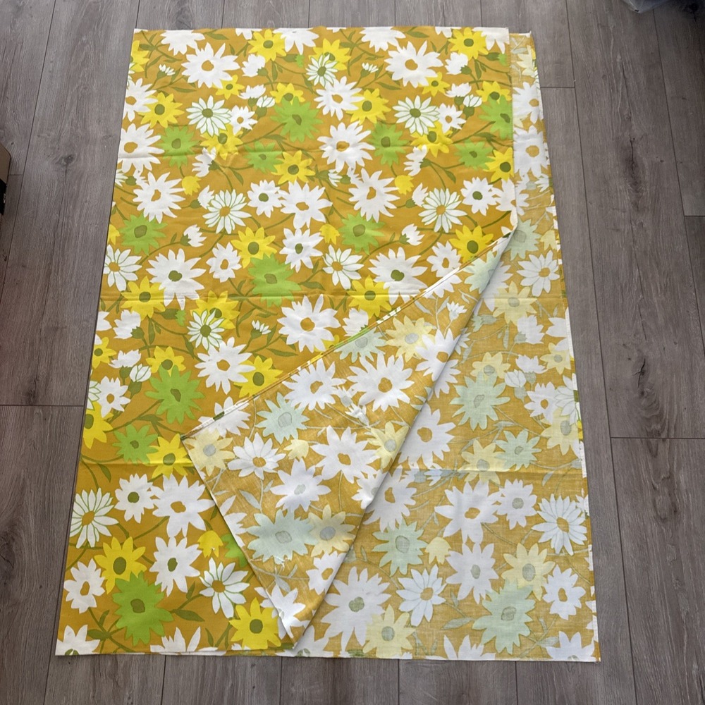 VTG Retro MOD Flower Power Floral 60s 70s fabric 6' X 50" Big Flowers Yellow